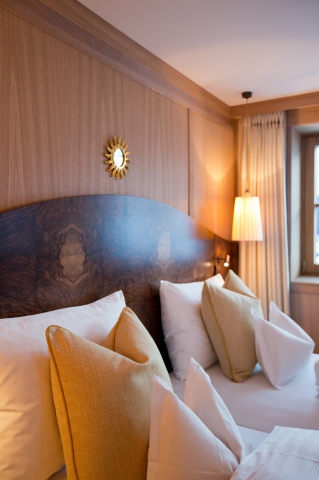 Doppelbett im 5-Sterne Hotel in Lech