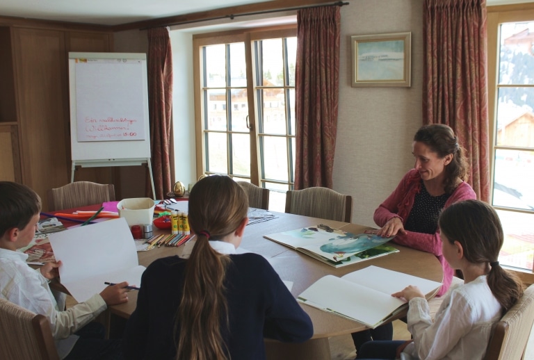 Die Oberlecher Bilderbuchtage sind ein kleines Bilderbuch-Festival, das jährlich im Literaturhotel Sonnenburg im österreichischen Oberlech am Arlberg stattfindet