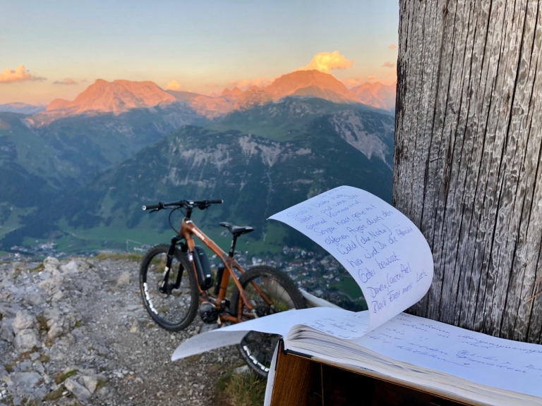 Ihren Familienurlaub in den Bergen von Oberlech können Sie auf dem Rad verbringen