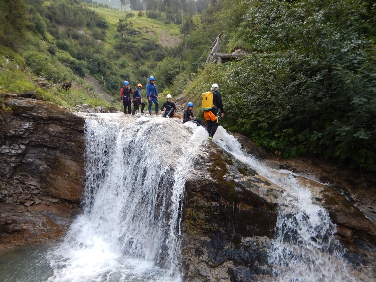 Der Arlberg ist einer der Hotspots für Canyoning für Kinder in Österreich