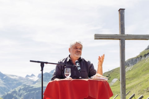 Literaricum Lech Schriftsteller Raoul Schrott bei einem Vortrag anlässlich des Literaricum Lech