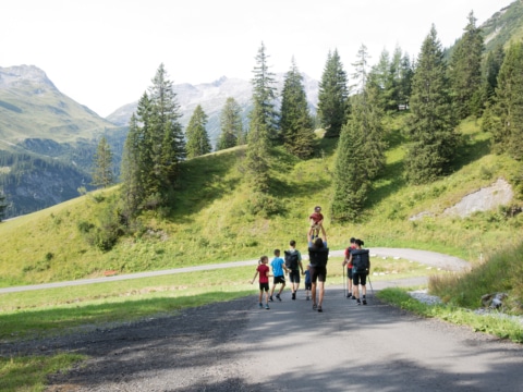 Sommer am Arlberg Der perfekte Zeitpunkt für einen Sommerurlaub in Lech: Juli und August