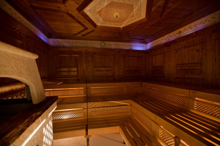 Hotel mit Sauna in Lech am Arlberg: Stubensauna im Hotel Sonnenburg
