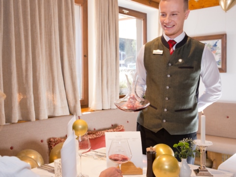 Stellenausschreibung Service Hotel